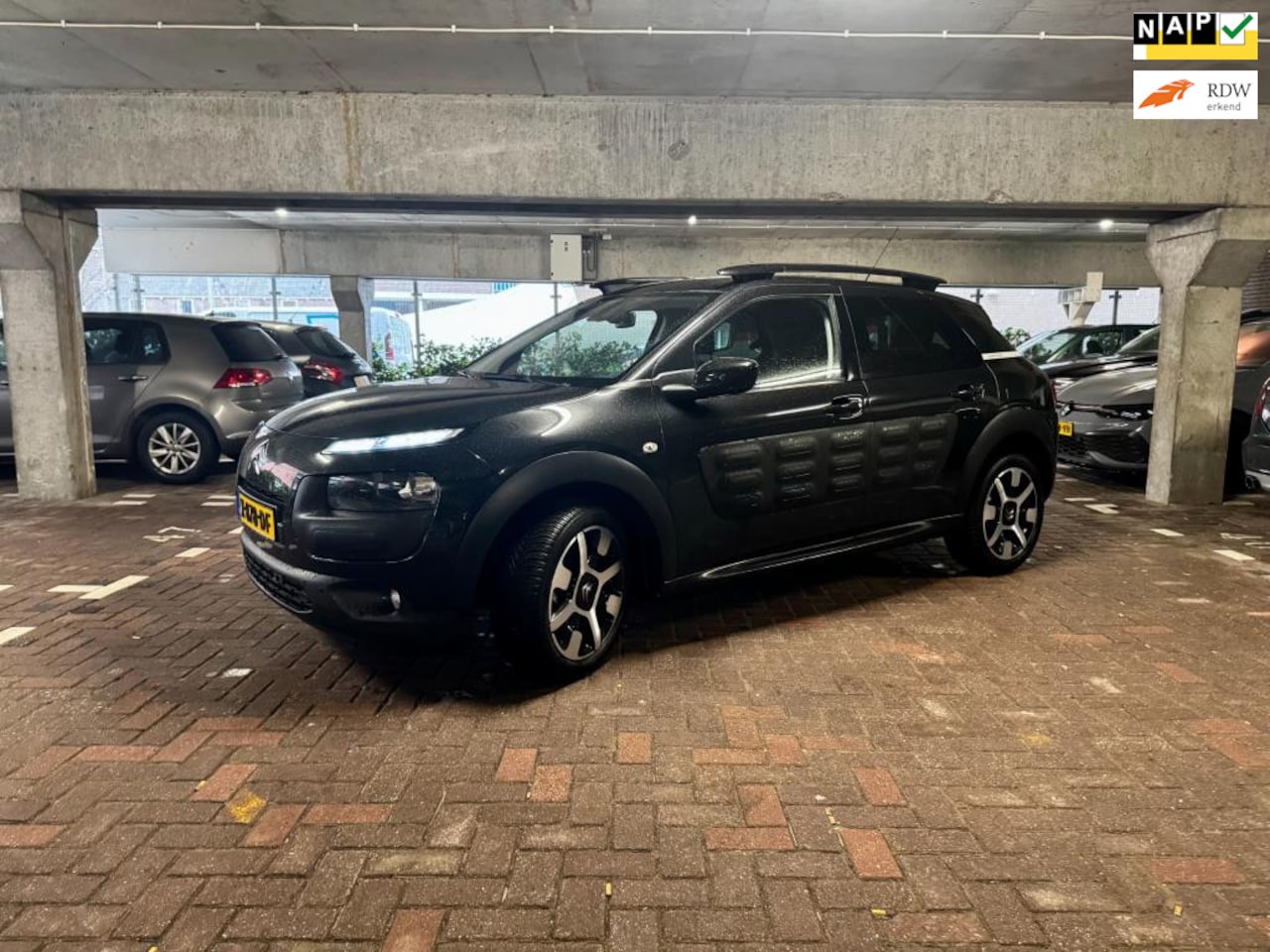 Citroën C4 Cactus - 1.2 PureTech|1e EIG|STOELVERW|PANO|PDC|AIRO|ELEK RAMEN - AutoWereld.nl