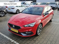 Seat Leon - 1.5 TSI FR Launch Edition | LED | Stoelverwarming | Navigatiesysteem | Adaptive cruise con