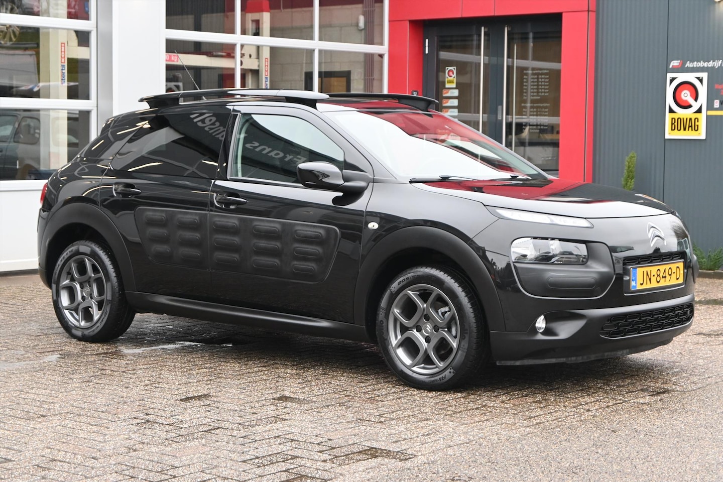 Citroën C4 Cactus - 1.2 VTI 82pk Shine | Navi | Camera | Cruise | Climate | LM-Velgen - AutoWereld.nl