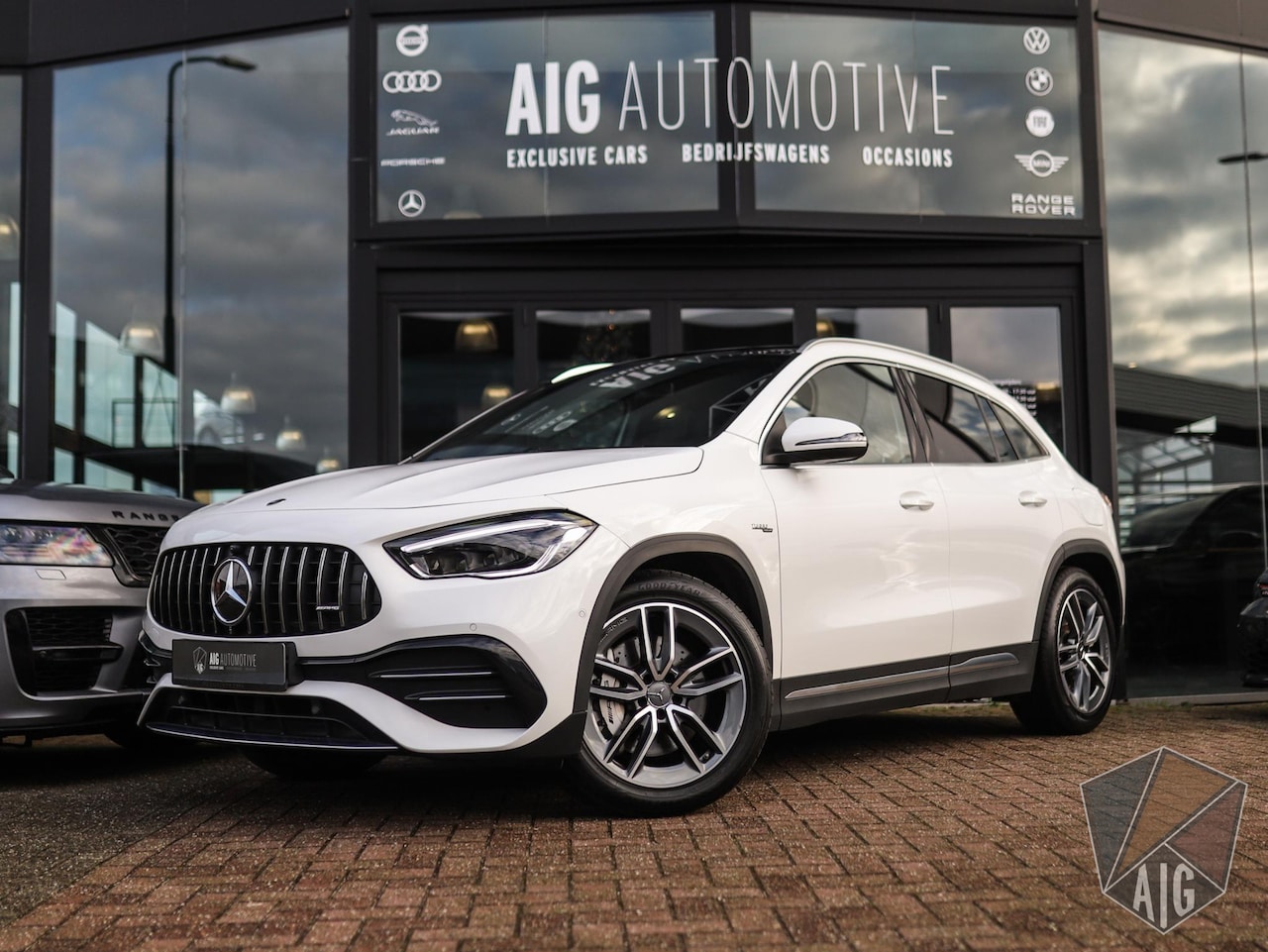 Mercedes-Benz GLA-Klasse - AMG 35 4MATIC | Trekhaak |  Camera | Pano | Sfeerverlichting | Stoelverw. - AutoWereld.nl