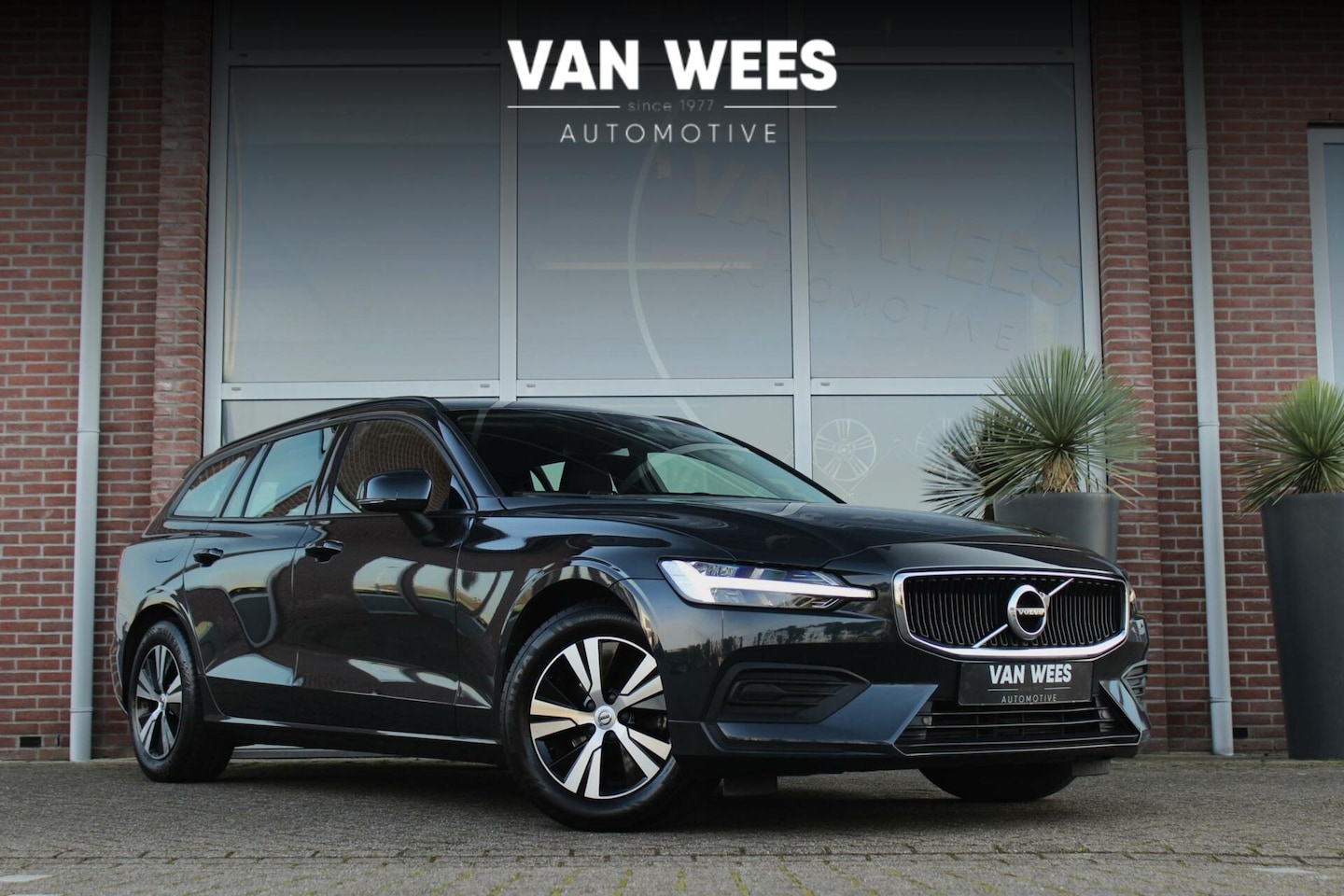 Volvo V60 - 2.0 D3 | Automaat | 1e eigenaar | BTW auto | LED | PDC | Cruise-control | Navigatie | Lane - AutoWereld.nl