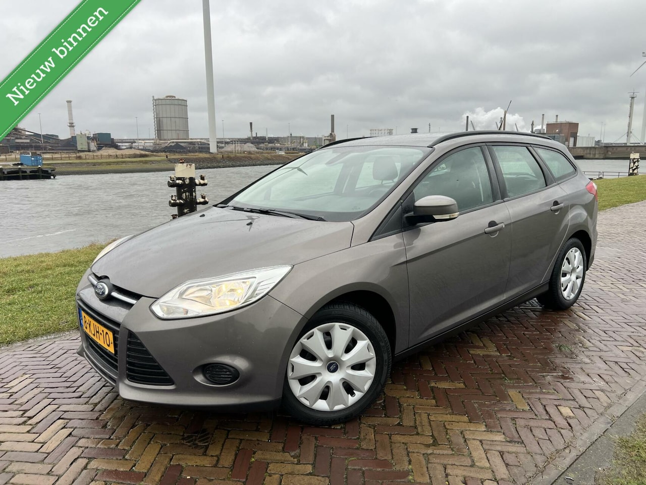 Ford Focus Wagon - 1.0 EcoBoost BJ 2013 AIRCO|NAVI|PDC|NW APK - AutoWereld.nl