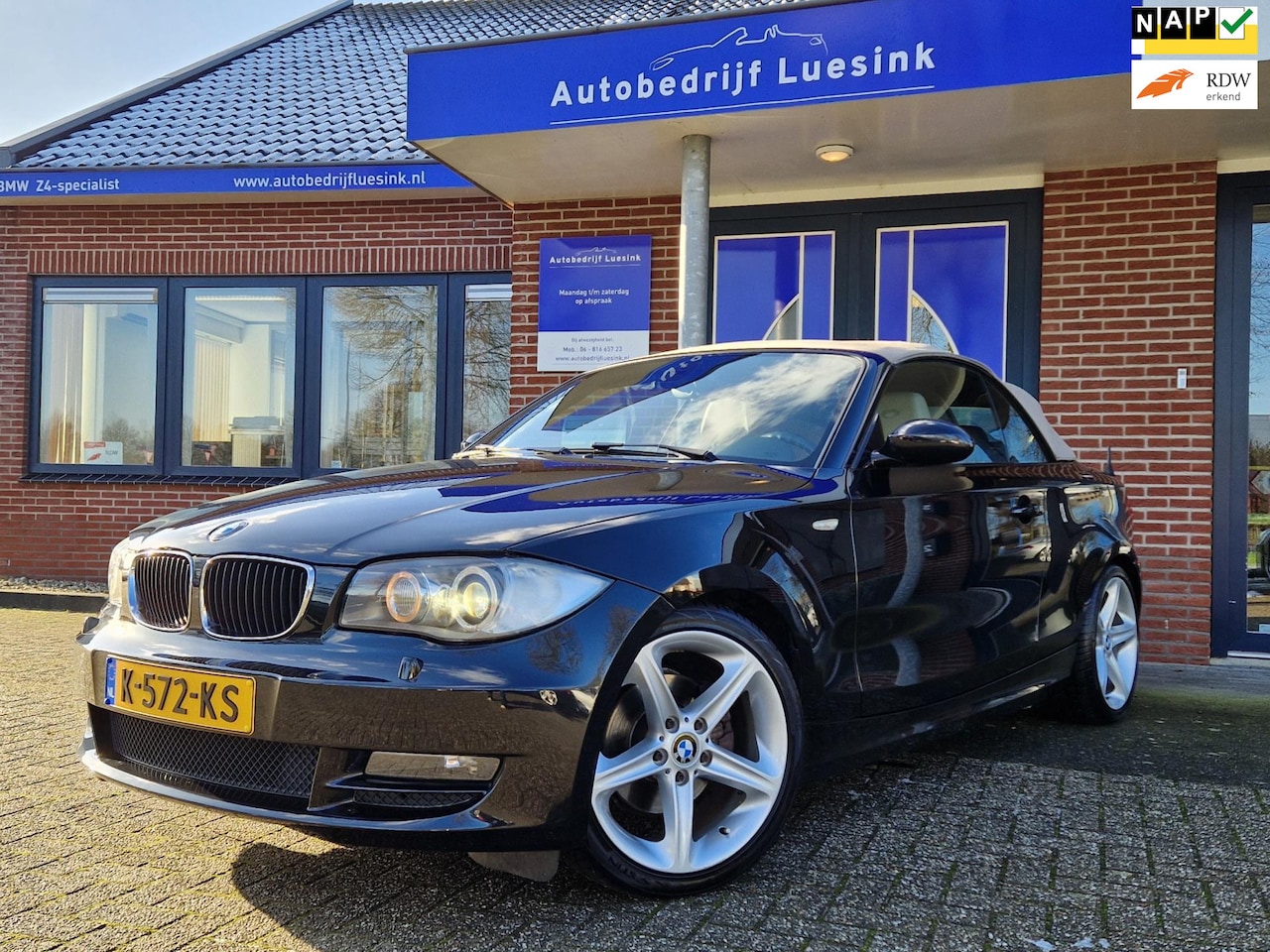 BMW 1-serie Cabrio - 125i Executive M-Sportonderstel Hoogglans Shadow Beige Softtop Parkeersensoren Adaptieve K - AutoWereld.nl