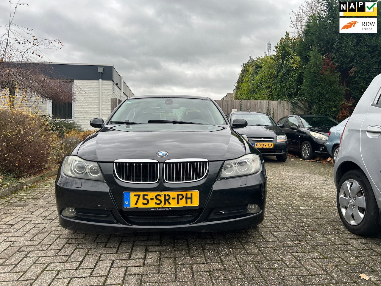 BMW 3-serie - 318i High Executive 318i High Executive - AutoWereld.nl