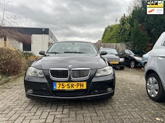 BMW 3-serie - 318i High Executive