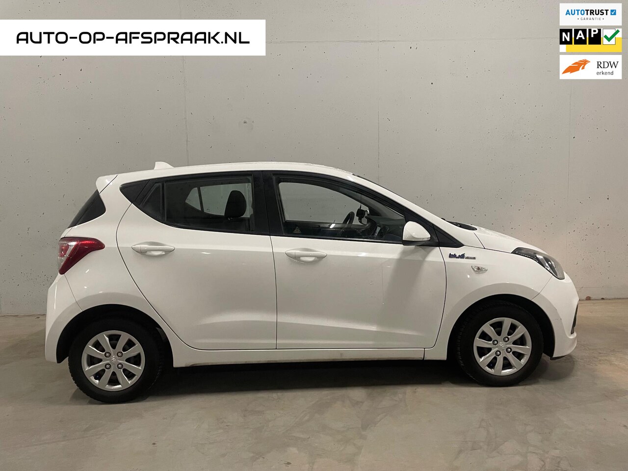 Hyundai i10 - 1.0i i-Motion Navi Clima Cruise C. APK - AutoWereld.nl