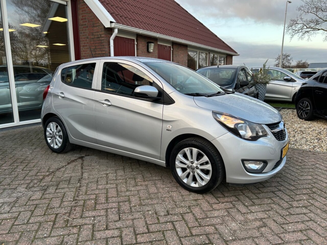 Opel Karl - 1.0 120 JAAR EDITION NAVIGATIE/CRUISE CONTROL/RADIO/AIRCO/ENZ. - AutoWereld.nl