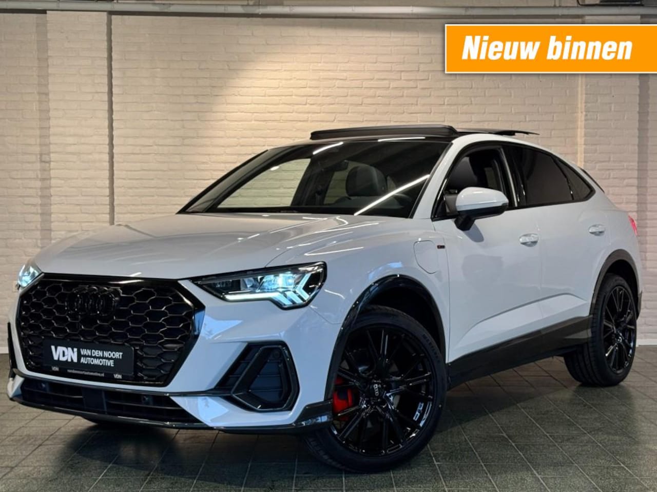 Audi Q3 Sportback - 45 TFSIe S-Line Black Edition Pano Camera Stoelv Dodehoek 20'' - AutoWereld.nl