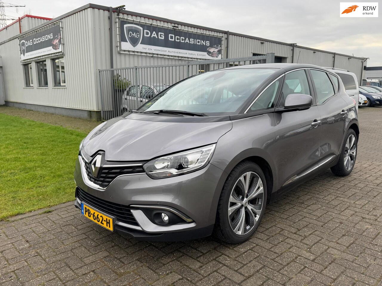 Renault Scénic - 1.5 dCi Zen NAVI|CRUISE|LINEASSIS.|PDC|TREKHAAK - AutoWereld.nl