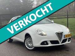 Alfa Romeo Giulietta - 1.4 T Distinctive /Pano/Airco/Sport velgen/