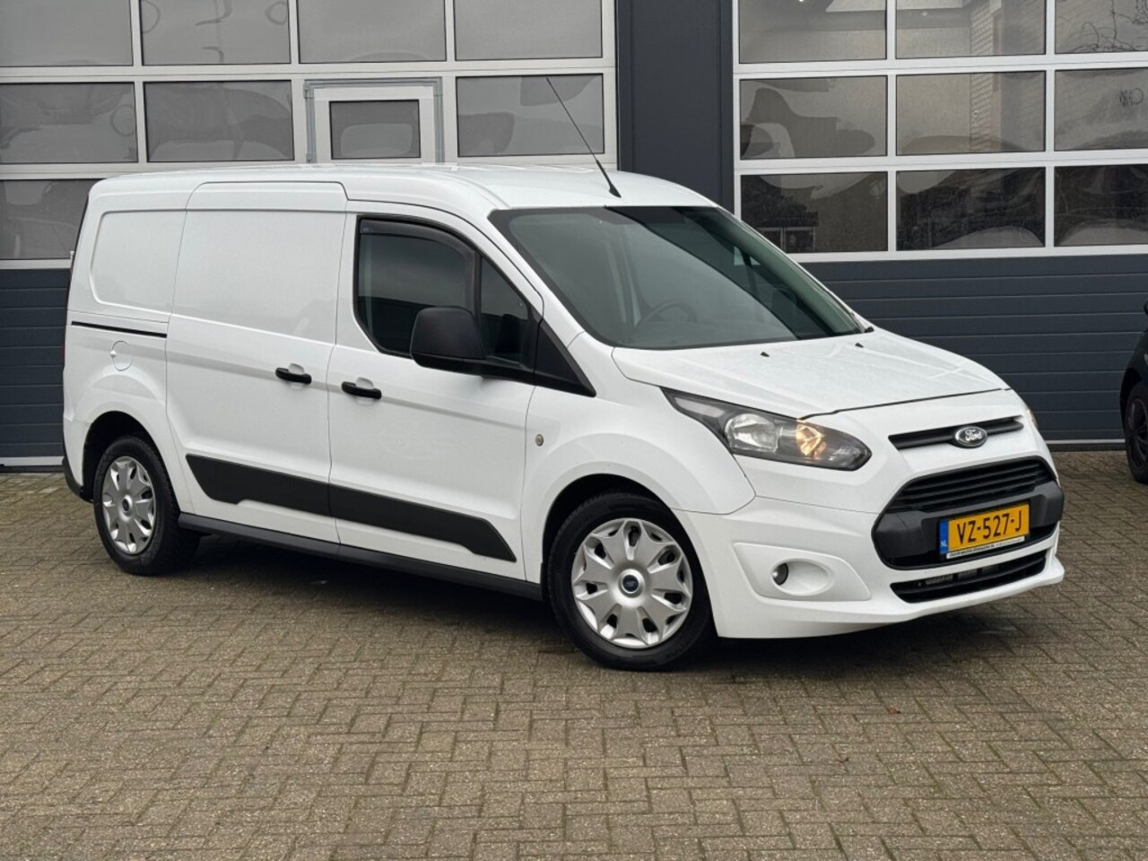 Ford Transit Connect - 1.6 TDCI 95pk L2 Maxi / Airco / standkachel / trekhaak - AutoWereld.nl