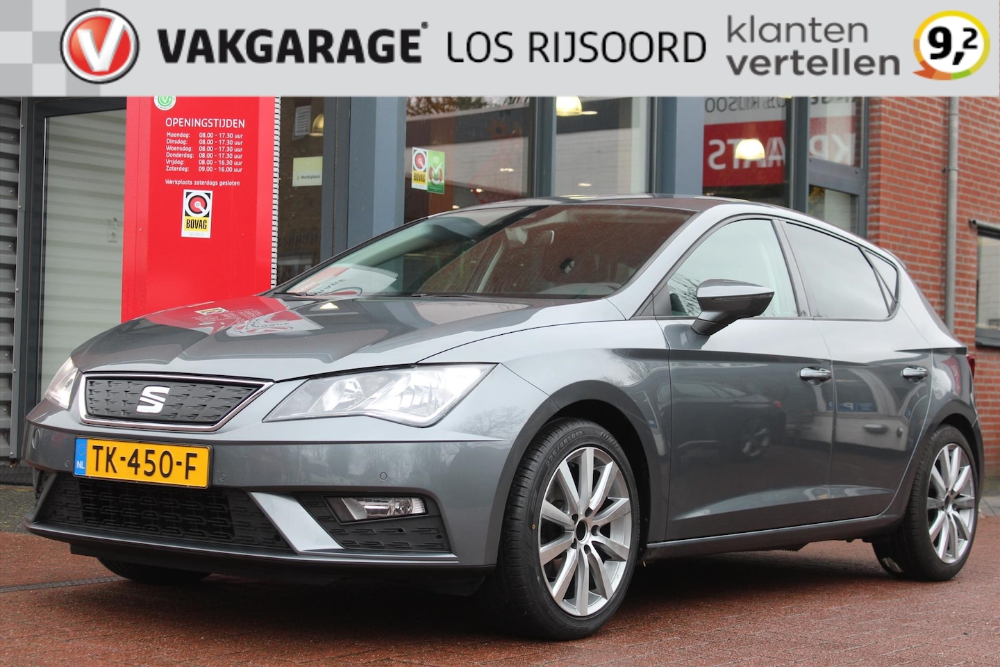 Seat Leon - 1.0 EcoTSI *Business* | Nw. Distributie | 2x Velgset | Orig. NL | Carplay | Navigatie | Cr - AutoWereld.nl