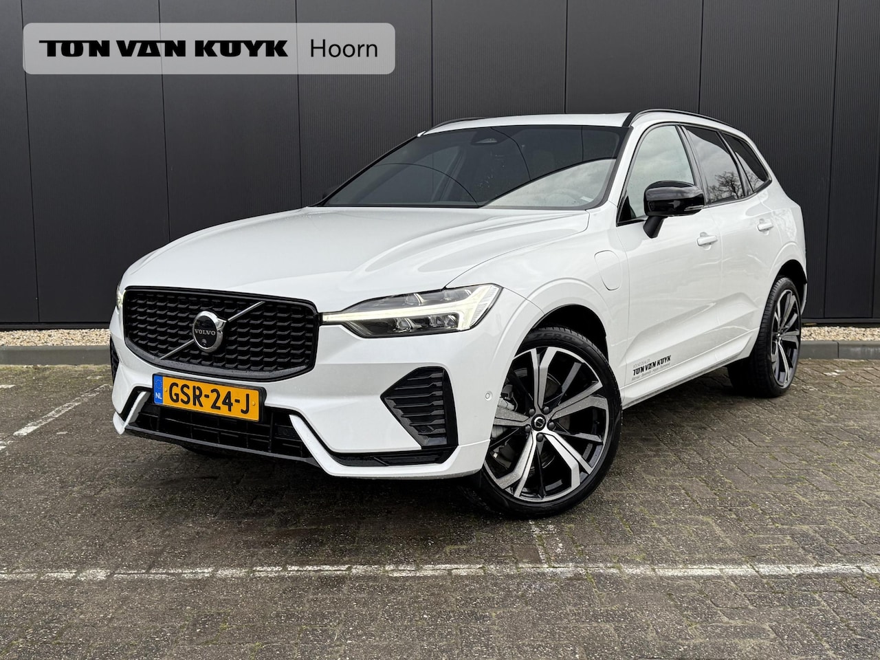 Volvo XC60 - 2.0 T6 Plug-in hybrid AWD Plus Dark Volvo XC60 2.0 Recharge T6 AWD Plus Dark intellisafe 2 - AutoWereld.nl