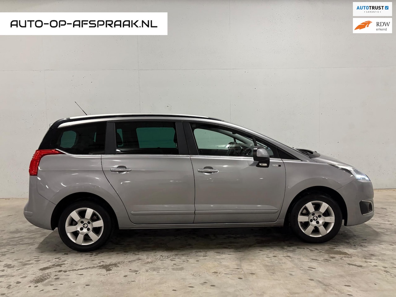 Peugeot 5008 - 1.2 PureTech Style 7p. Pano Navi CaM - AutoWereld.nl