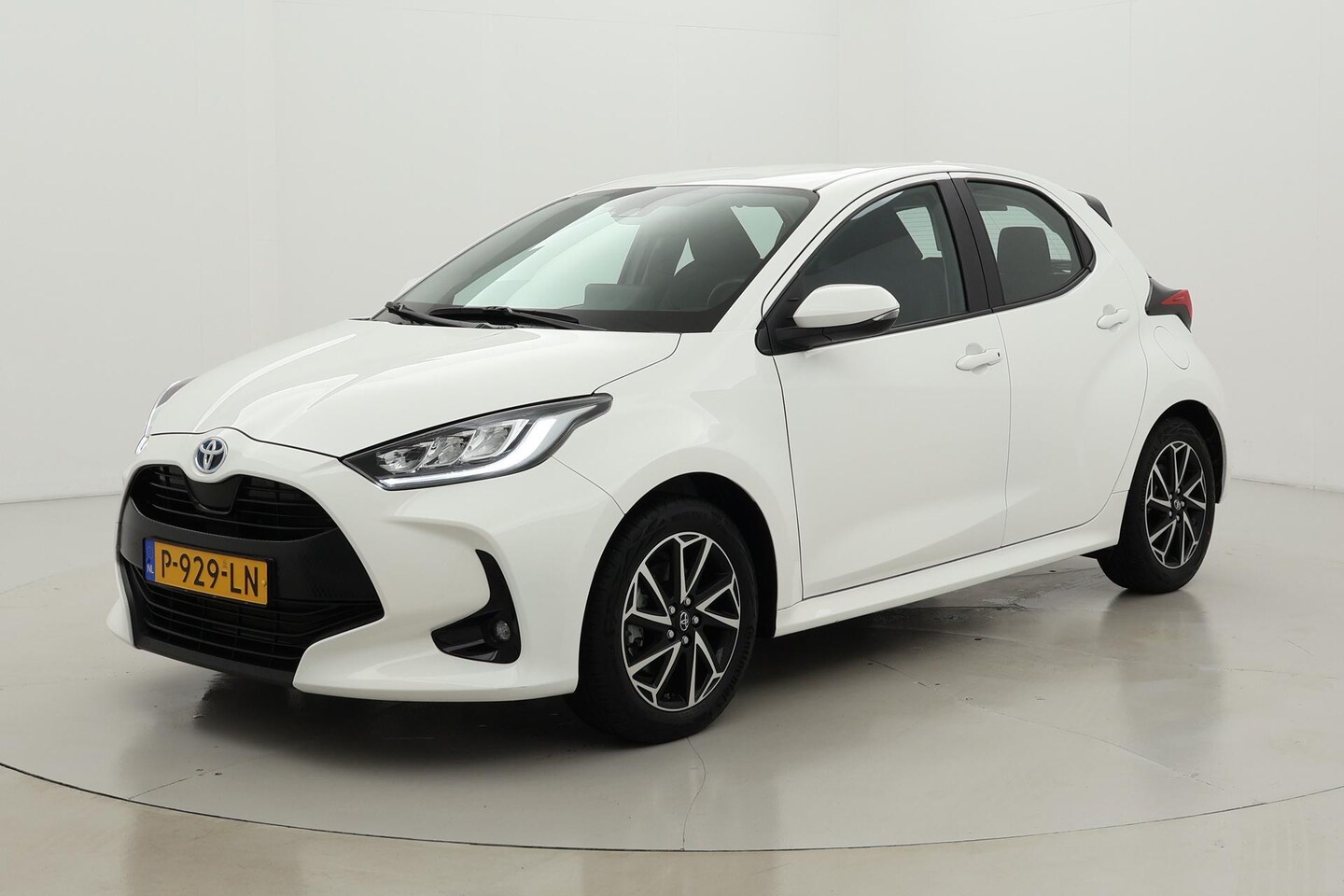 Toyota Yaris - 1.5 Hybrid Dynamic | Apple Carplay / Android Auto - AutoWereld.nl