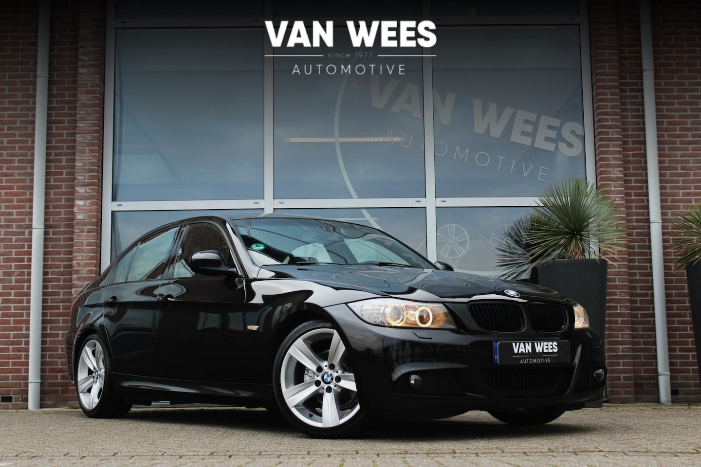 BMW 3-serie - 320i E90 M Sport Edition | M-pakket | Automaat | NL auto | Xenon | Navi | Leer | Sportstuu - AutoWereld.nl