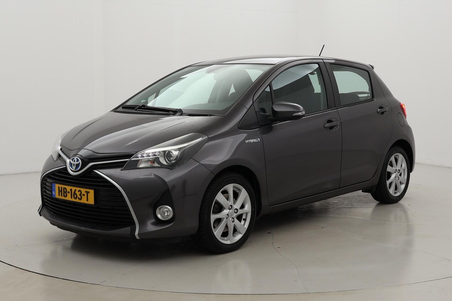 Toyota Yaris - 1.5 Hybrid Dynamic | Navigatie | Origineel NL - AutoWereld.nl