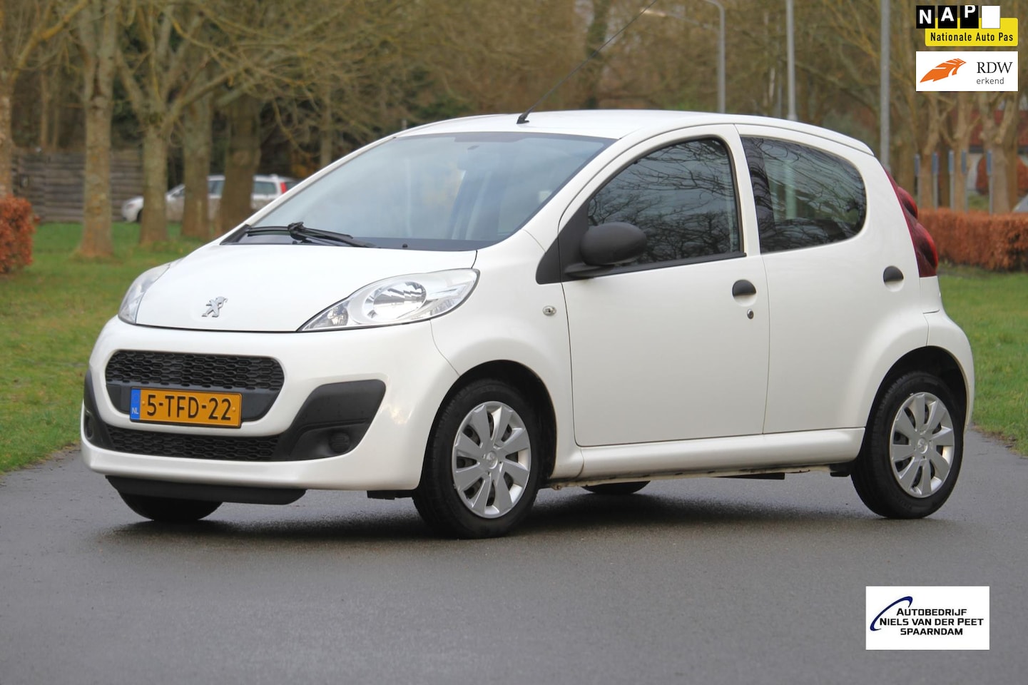 Peugeot 107 - 1.0 12V Access Accent 5 deurs / Van 1e eigenaar / Airco / Pas 92.236 km. / Inclusief APK t - AutoWereld.nl