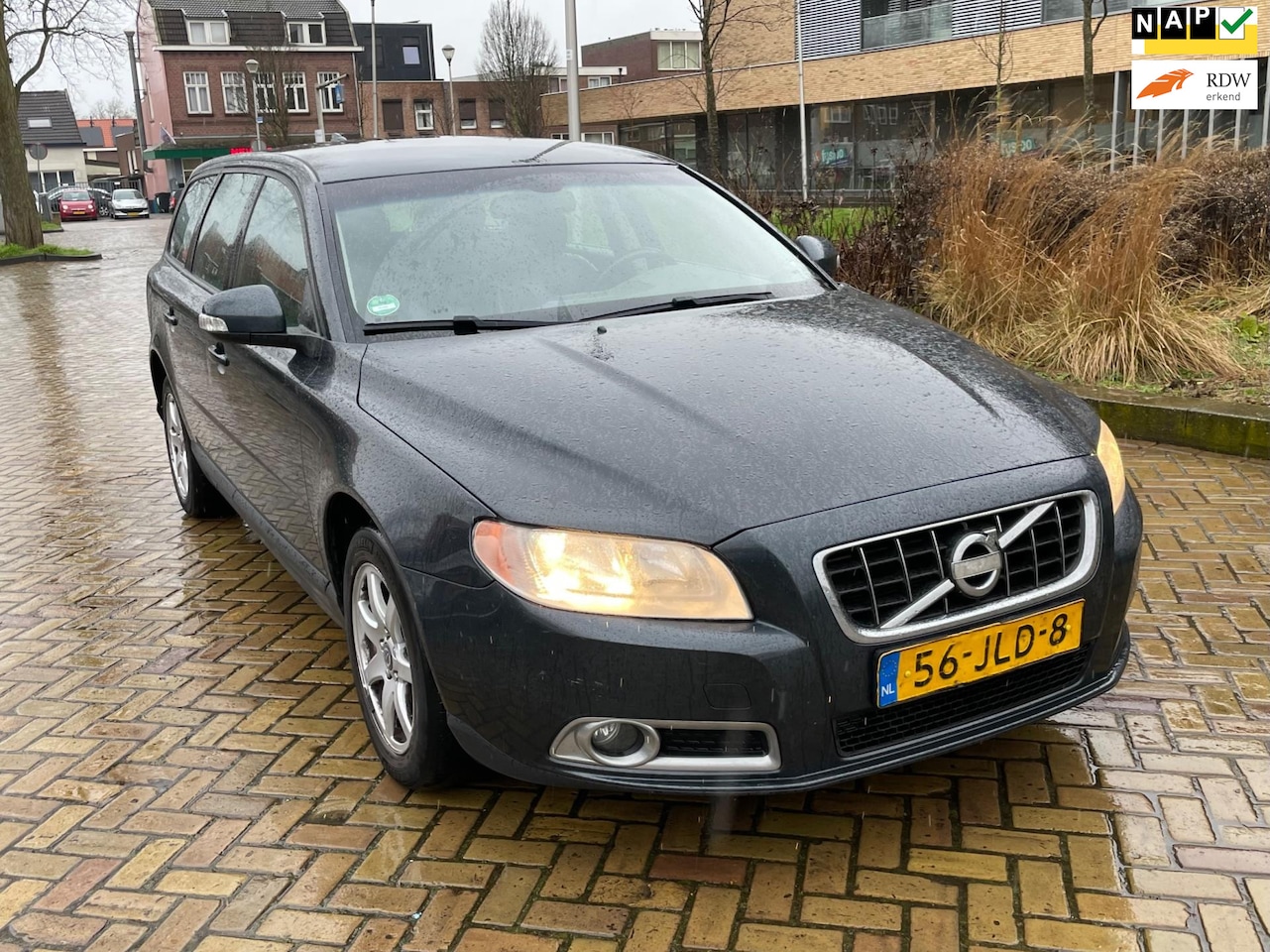 Volvo V70 - 2.4D Limited Edition 2.4D Limited Edition, Aut, Trekhaak, Geen import, Nap! - AutoWereld.nl