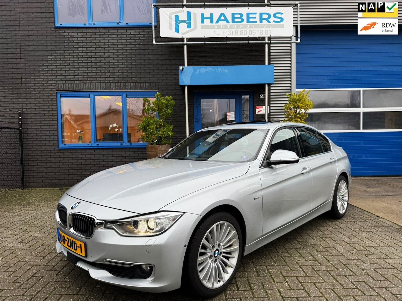 BMW 3-serie - 328i High Executive 245PK|Origineel NL|Prof Navi|AUT|360Camera|Kantel/Schuifdak|Leder|Led/ - AutoWereld.nl