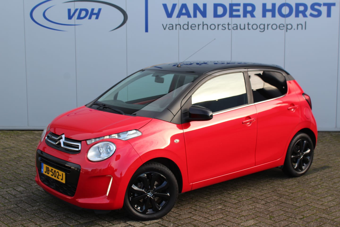 Citroën C1 - 1.0-70pk e-VTi Shine 5drs. Two Tone. Erg leuke en luxe Citroën C1 voor nog jaren rijplezie - AutoWereld.nl