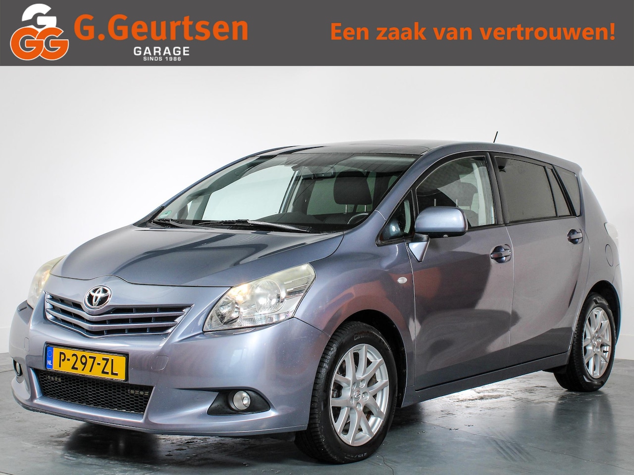 Toyota Verso - 1.8 VVT-i Aspiration 7-Persoons, Cruise Control, Panoramadak, Trekhaak, Youngtimer! - AutoWereld.nl