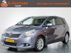 Toyota Verso - 1.8 VVT-i Aspiration 7-Persoons, Cruise Control, Panoramadak, Trekhaak, Youngtimer