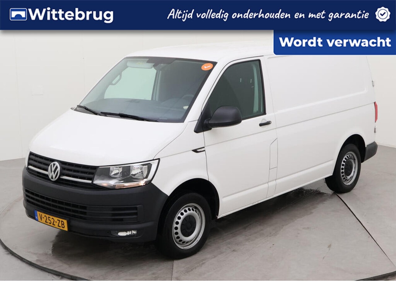 Volkswagen Transporter - 2.0 TDI 102pk L1H1 Comfortline Airco / Navigatie / - AutoWereld.nl