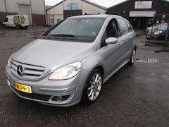 Mercedes-Benz B-klasse - 200 airco half leer org kilometers