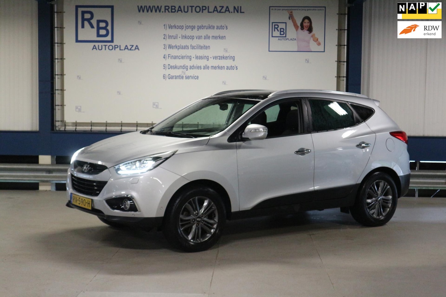 Hyundai ix35 - 1.6i GDI i-Catcher / Leer / Led / Haak / Cam / Pano ! ! ! - AutoWereld.nl