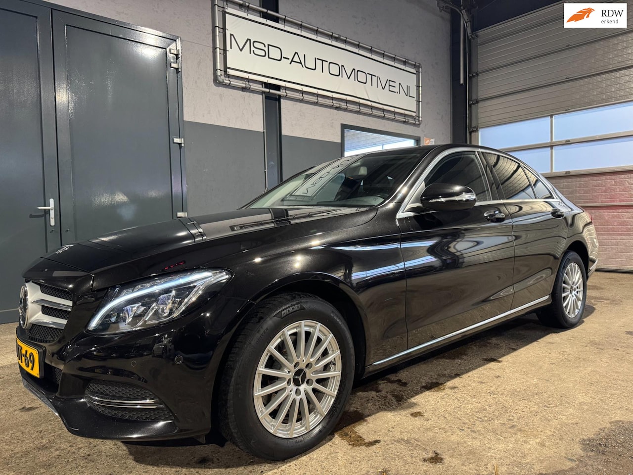 Mercedes-Benz C-klasse - 180 Edition|NAP|LED|Sportstoel|NAVI|156pk !! - AutoWereld.nl