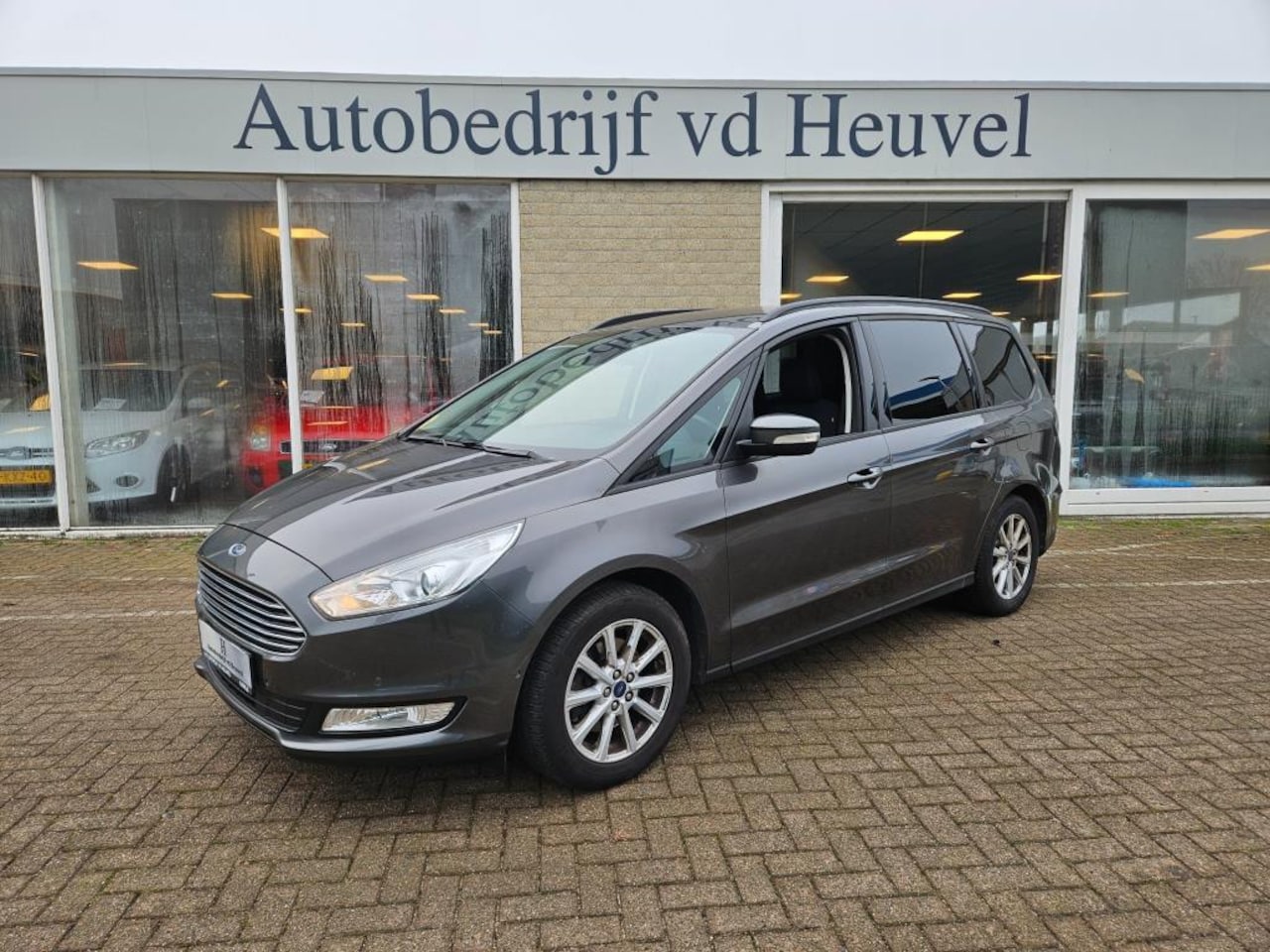 Ford Galaxy - 1.5 Titanium*Carplay*Camera*Stoel/voorruit verwarming *licht/regen sensor*Rijklaar - AutoWereld.nl