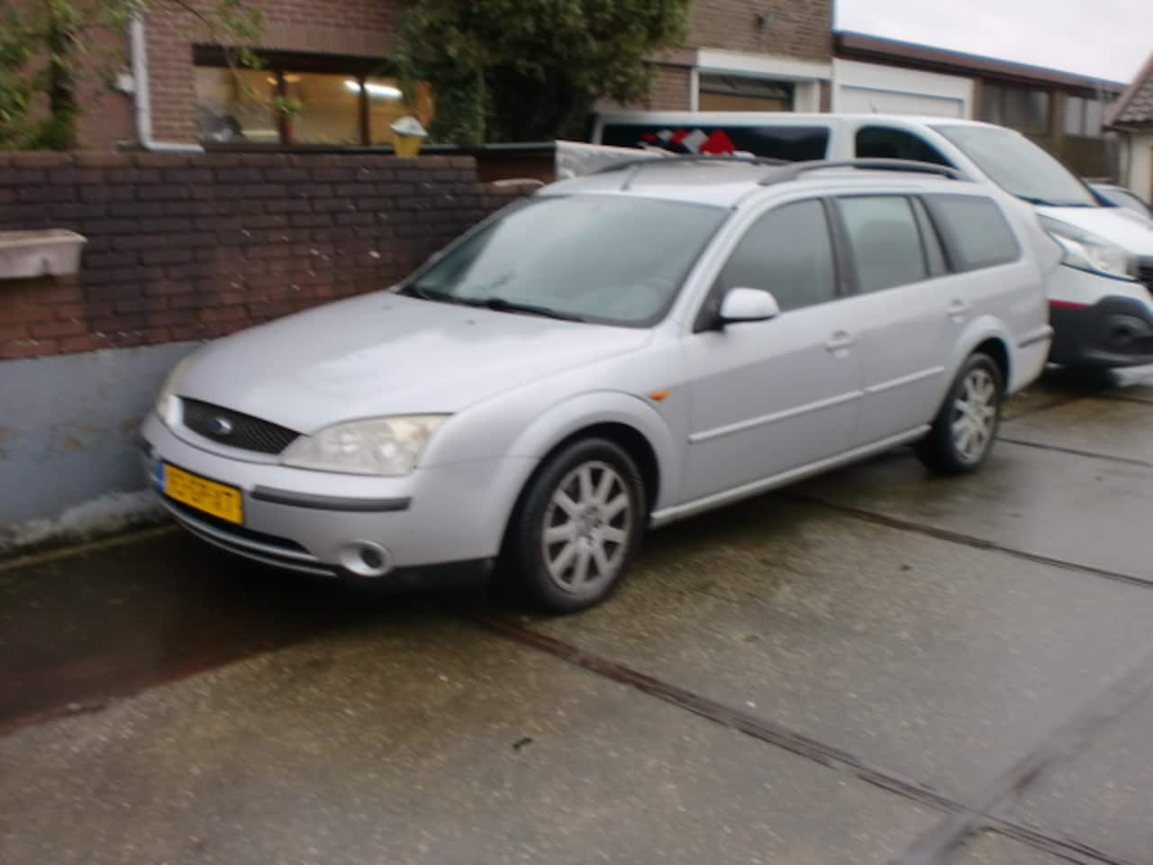 Ford Mondeo Wagon - 16V CLIMA AIRCO STBEKR 4X ELRAMEN/SP NAP - AutoWereld.nl