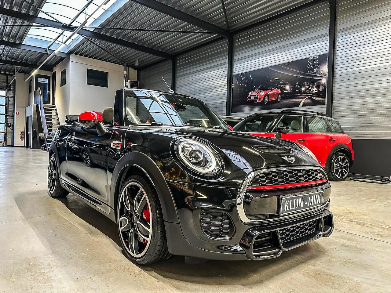 MINI Cabrio - Mini 2.0 John Cooper Works F1 aut 231pk/Camera/Head up/HK/Navi/Uniek - AutoWereld.nl