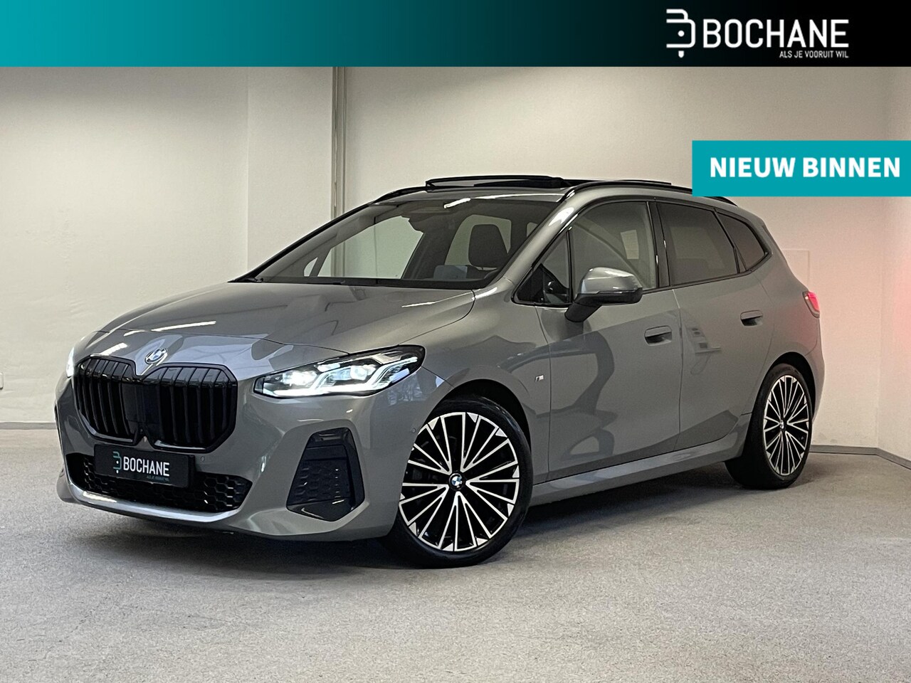 BMW 2-serie Active Tourer - 218i M-Sport Shadow | TREKHAAK | PANO | H&K | 360 CAMERA | HEAD-UP | - AutoWereld.nl