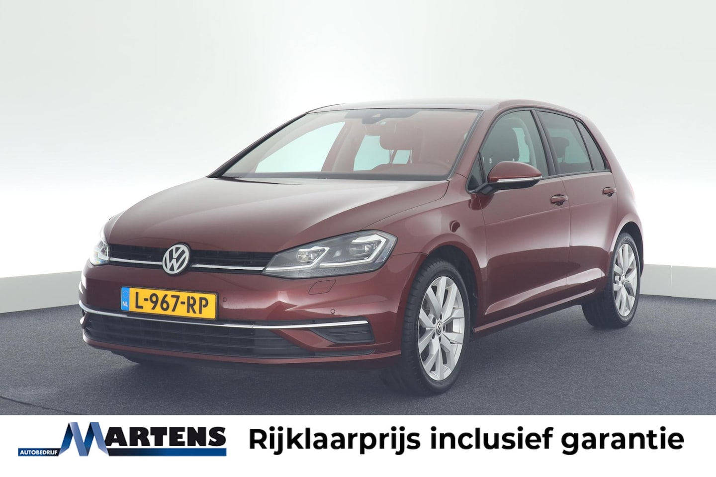 Volkswagen Golf - 1.5 TSI 150pk H6 Highline Standkachel Trekhaak Camera Keyless Navigatie - AutoWereld.nl