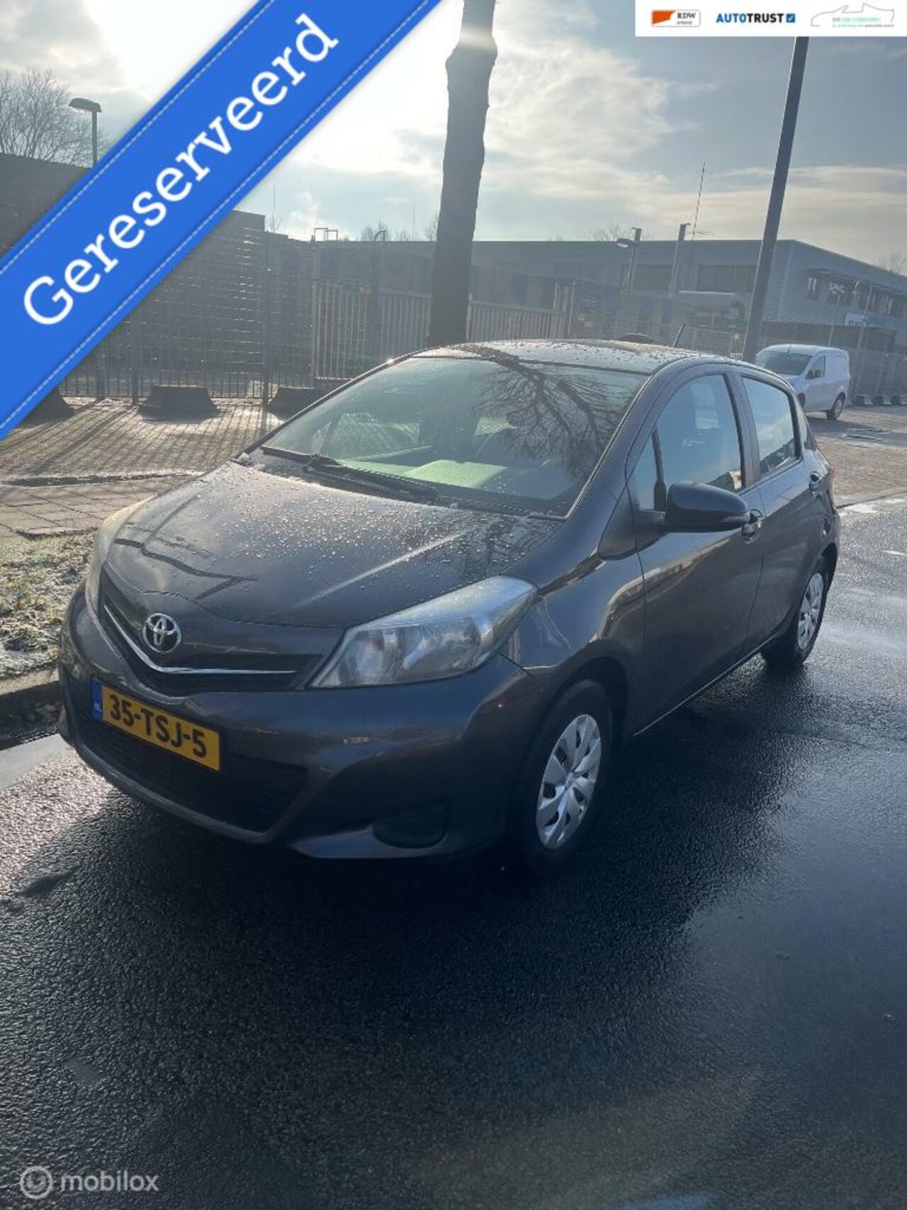 Toyota Yaris - 1.0 VVT-i Aspiration|RIJKLAAR|CLIMATE|NAV|THAAK - AutoWereld.nl