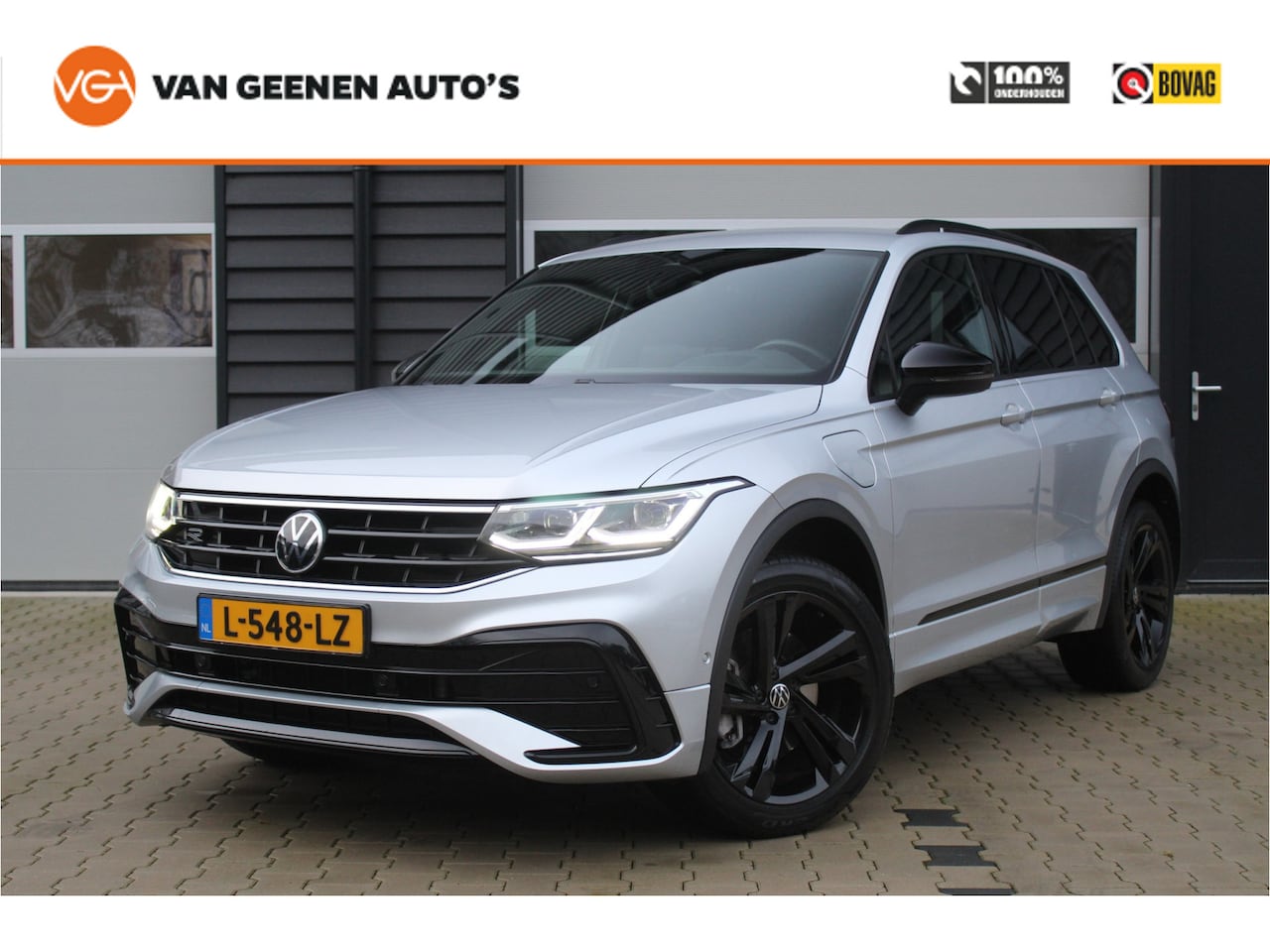 Volkswagen Tiguan - 1.4 TSI PHEV eHybrid R-Line Business+ | Camera | NL-auto | Zwarte hemel - AutoWereld.nl