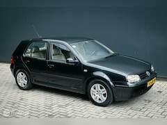 Volkswagen Golf - 2.3 V5 Highline