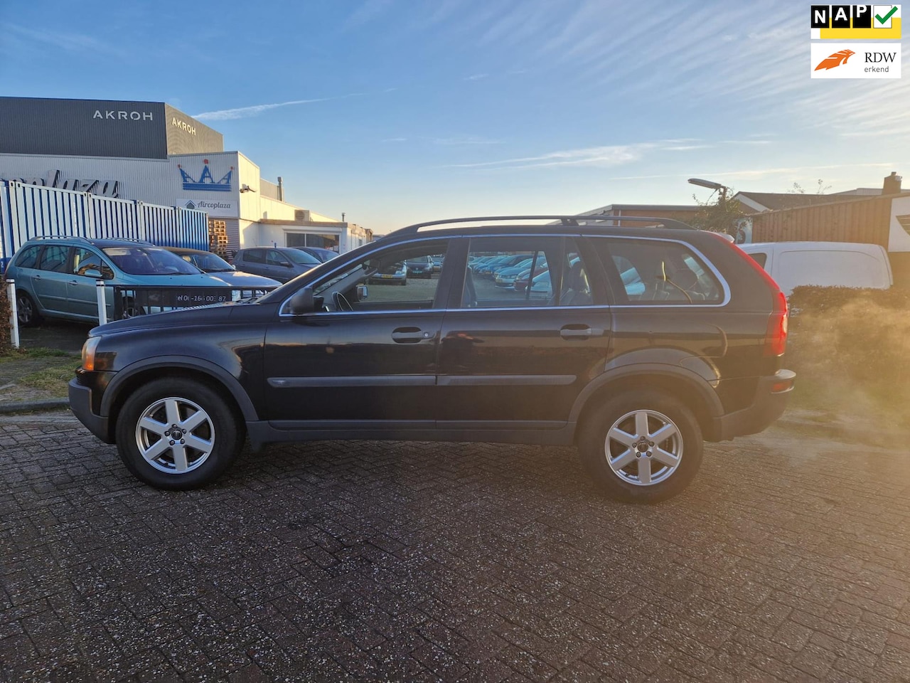 Volvo XC90 - 2.5 T Momentum/AUT/7PERS/NED AUTO! - AutoWereld.nl