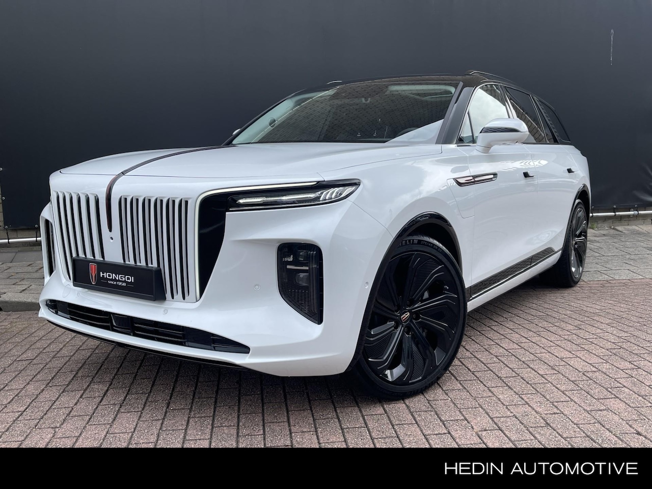 Hongqi E-HS9 - President 99 kWh Black Edition | 6 persoons Hongqi  E-HS9 President 99 kWh Black Edition | - AutoWereld.nl