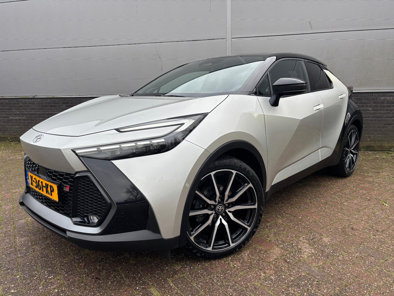 Toyota C-HR - 2.0 Hybrid GR-Sport Première Edition Pano Dak Full Options - AutoWereld.nl