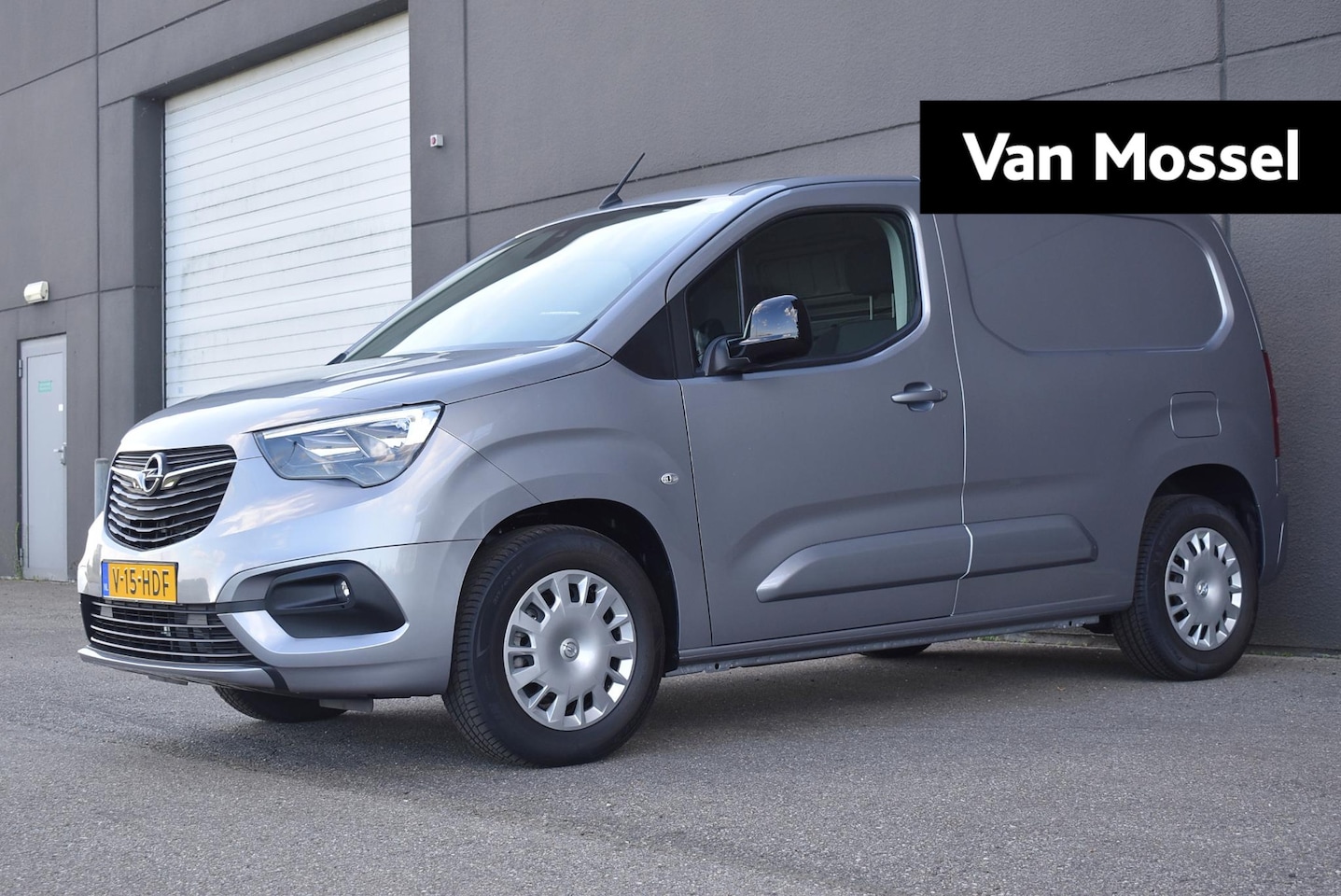 Opel Combo Electric - 136 L1 50kWh | Navi | Cruise | Airco | Trekhaak - AutoWereld.nl