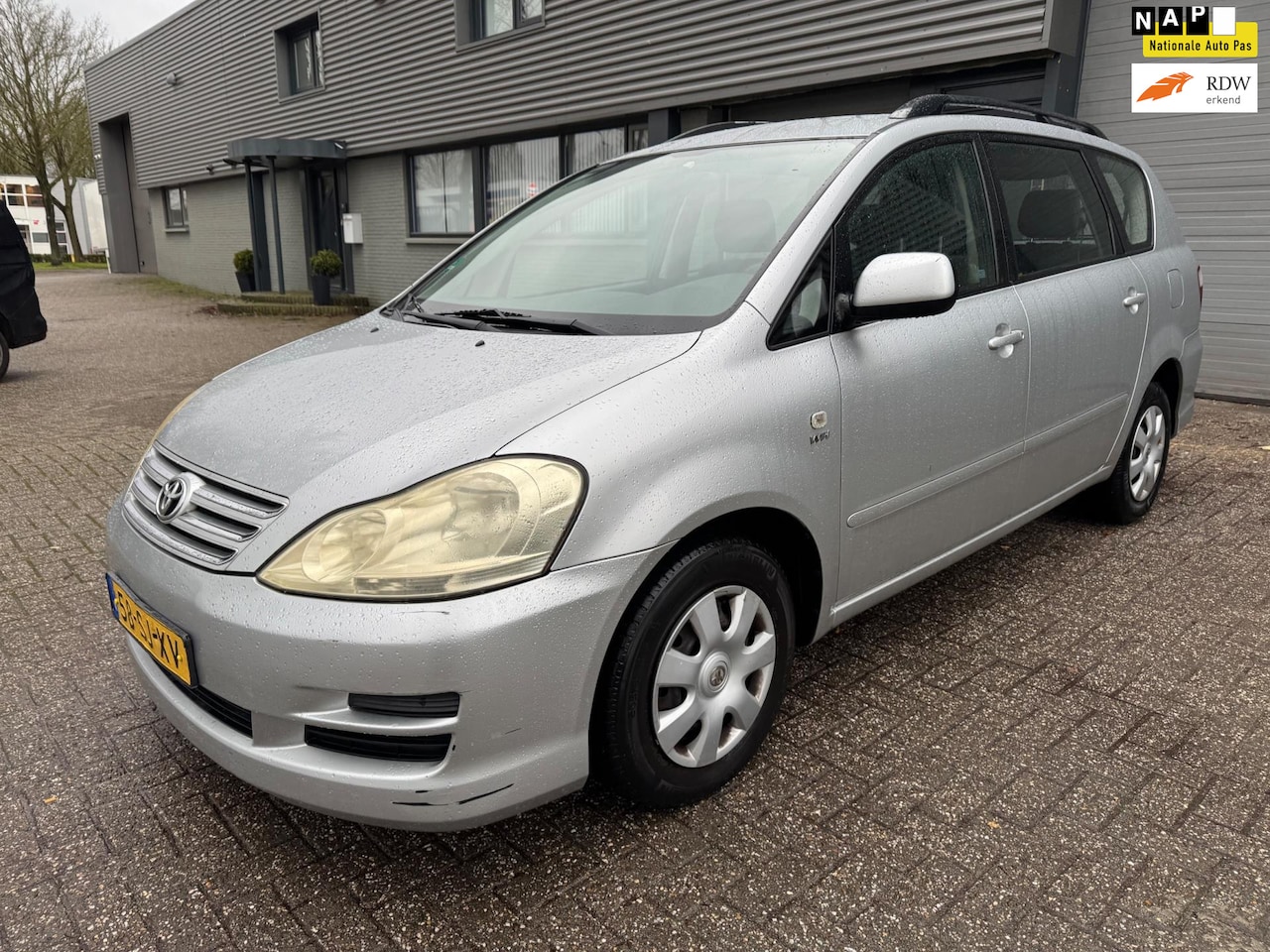 Toyota Avensis Verso - 2.0i Automaat Linea Luna 5p. - AutoWereld.nl