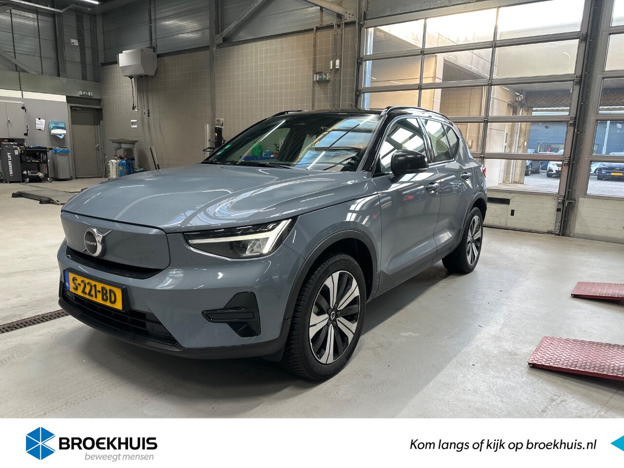 Volvo XC40 - Recharge Core 70 kWh | PDC + Camera | Trekhaak | Navi | Apple Carplay | Cruiscontrol | - AutoWereld.nl