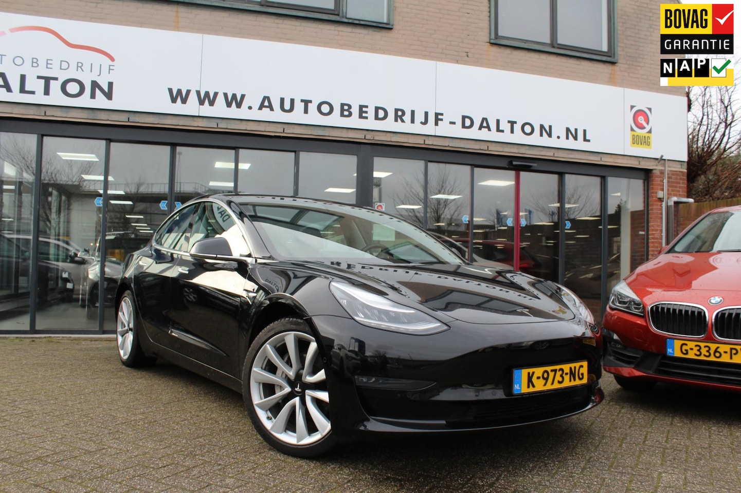 Tesla Model 3 - Long Range RWD Long Range AWD 75 kWh 19" LM / AUTOPILOT / LEER / PANODAK - AutoWereld.nl