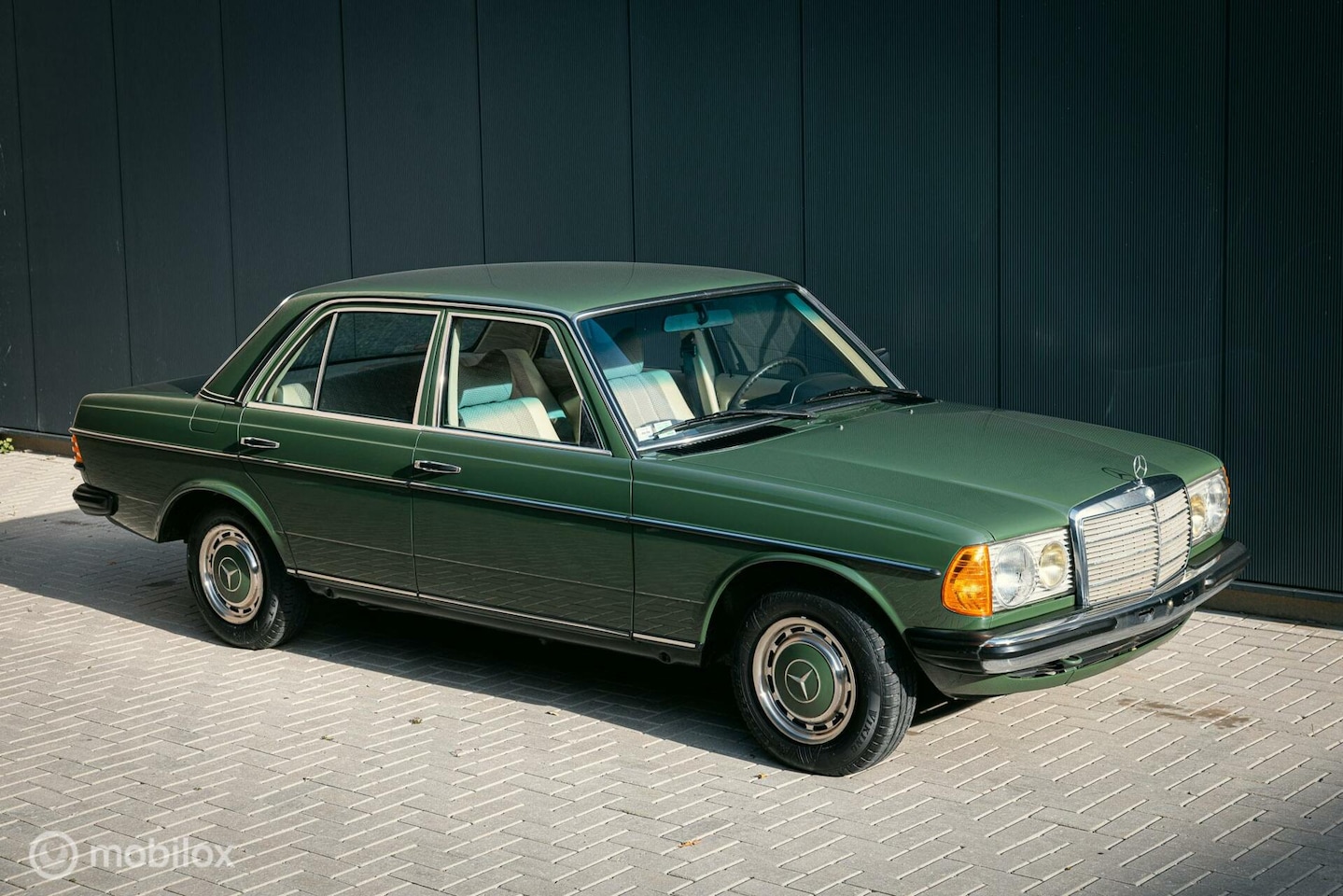 Mercedes-Benz 230 - W123 topstaat klassieker - AutoWereld.nl