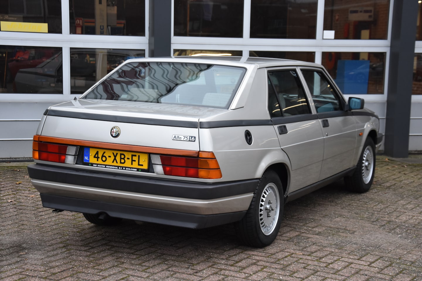 Alfa Romeo 75 - 1.6