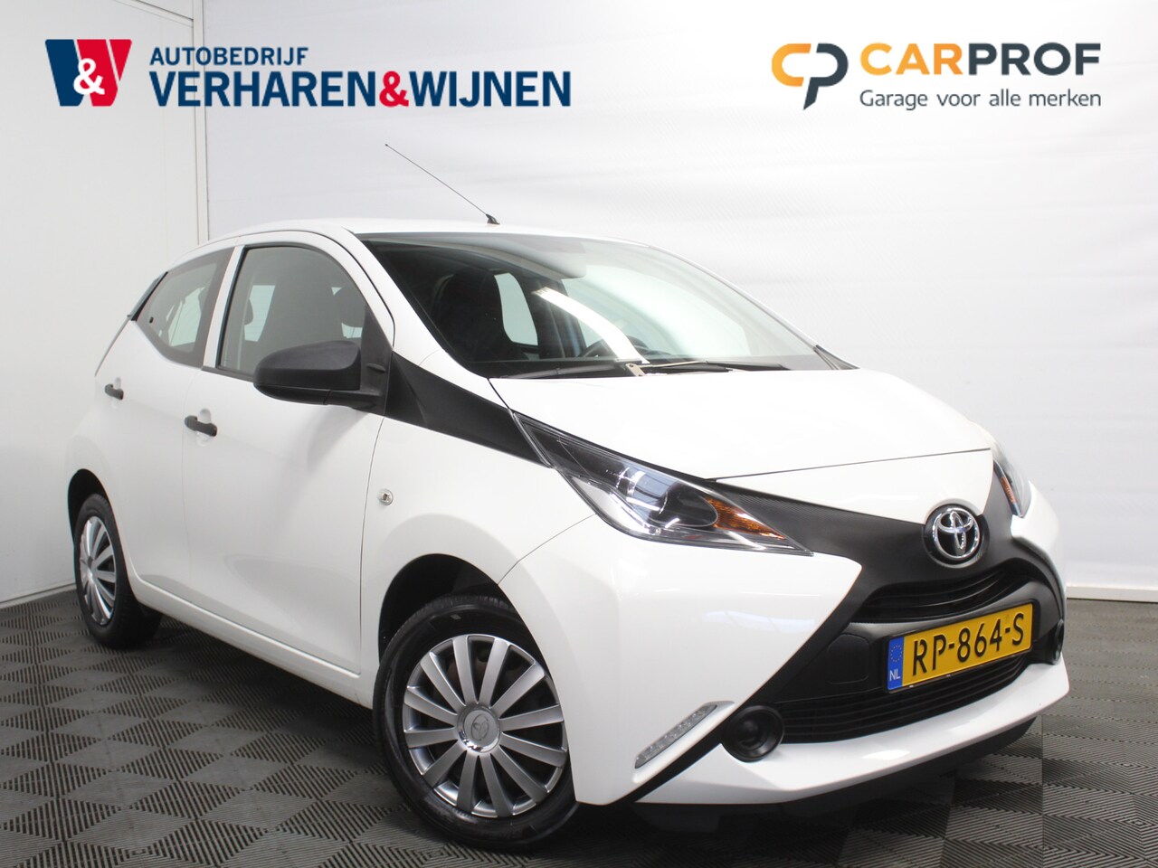 Toyota Aygo - 1.0 VVT-i x-fun AIRCO | LED | ELRM | STB | CV | ISOFIX - AutoWereld.nl