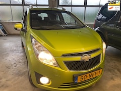 Chevrolet Spark - 1.0 16V LS Bi-Fuel 5 DEURS LEKKER ZUINIG OP LPG NET GROTE ONDERHOUDSBEURT EN APK GEHAD ZÉÉ